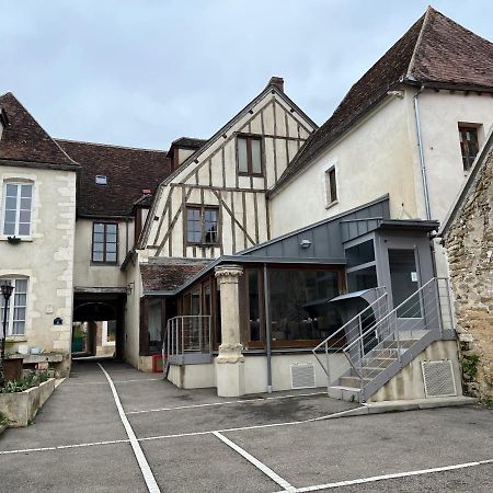 Logis Hotel - Le Relais Saint Vincent Ligny-le-Chatel ภายนอก รูปภาพ