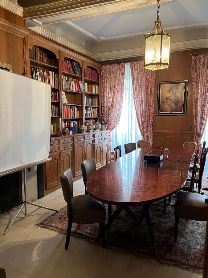 Logis Hotel - Le Relais Saint Vincent Ligny-le-Chatel ภายนอก รูปภาพ
