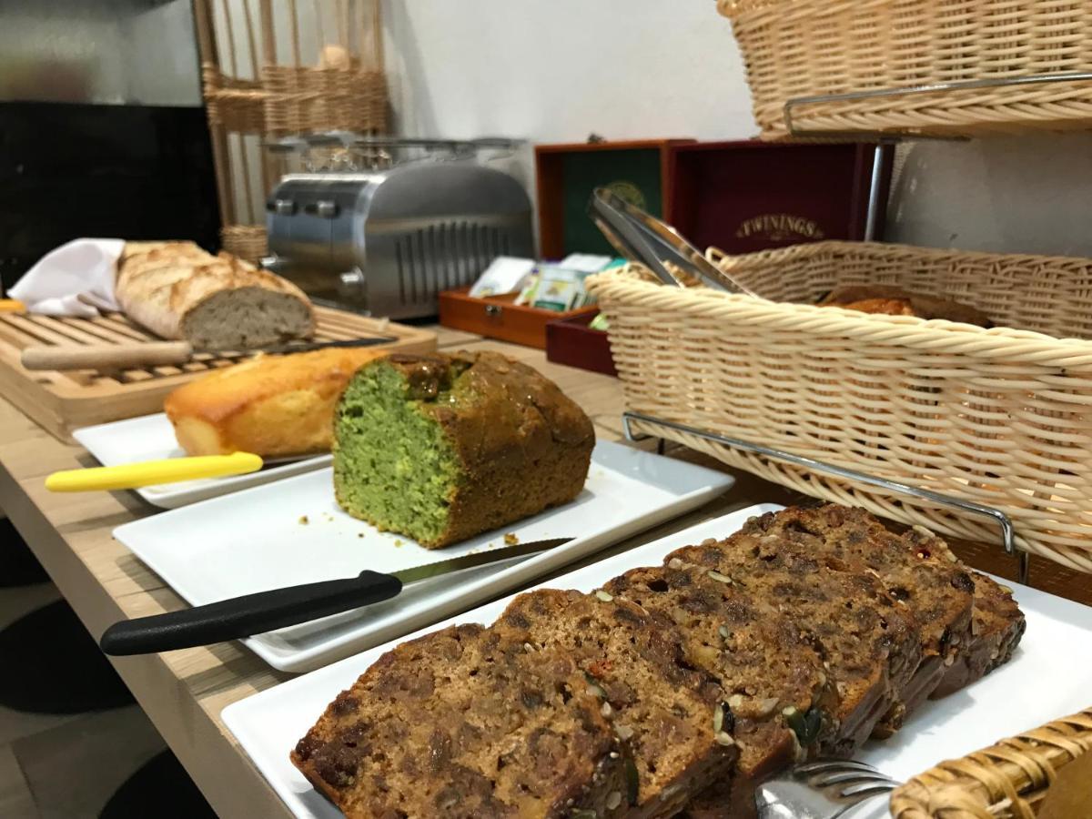 Logis Hotel - Le Relais Saint Vincent Ligny-le-Chatel ภายนอก รูปภาพ